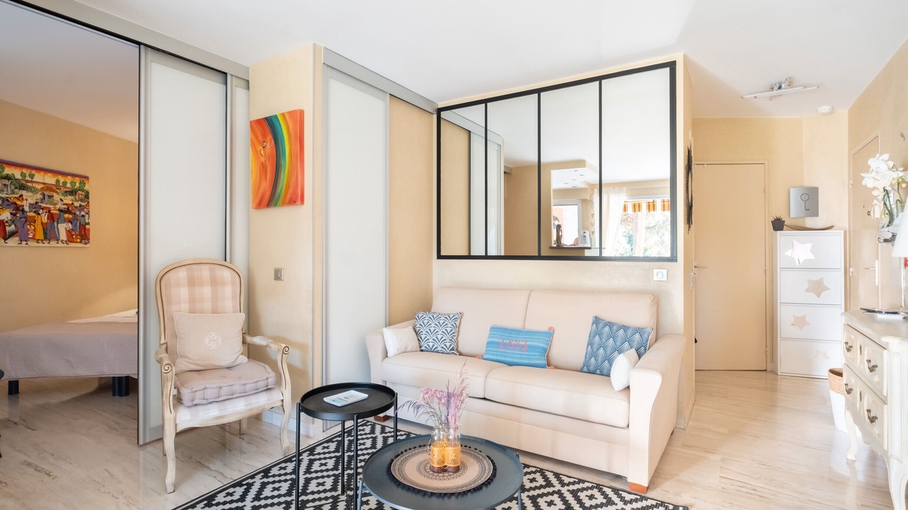 Photo of Livingroom in Mandelieu-La-Napoule