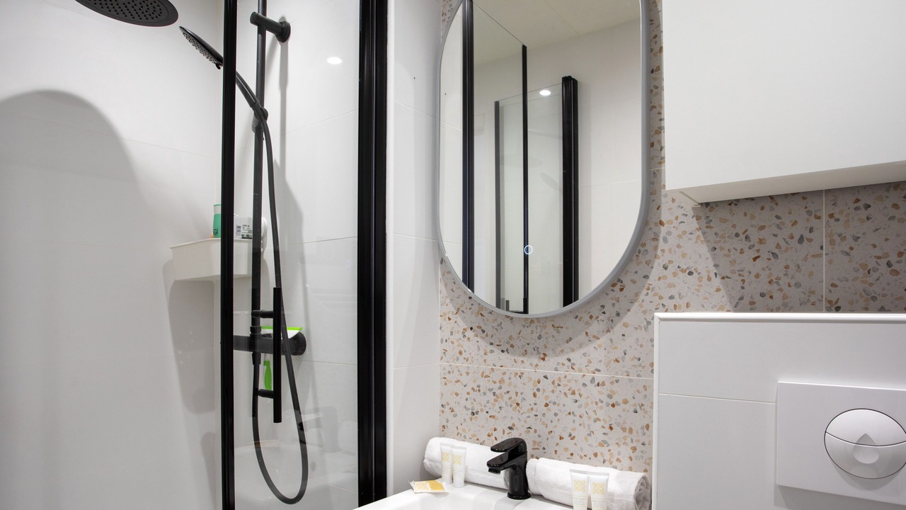 Photo of Bathroom in Vernier