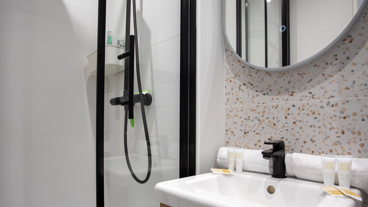 Photo of Bathroom in Vernier