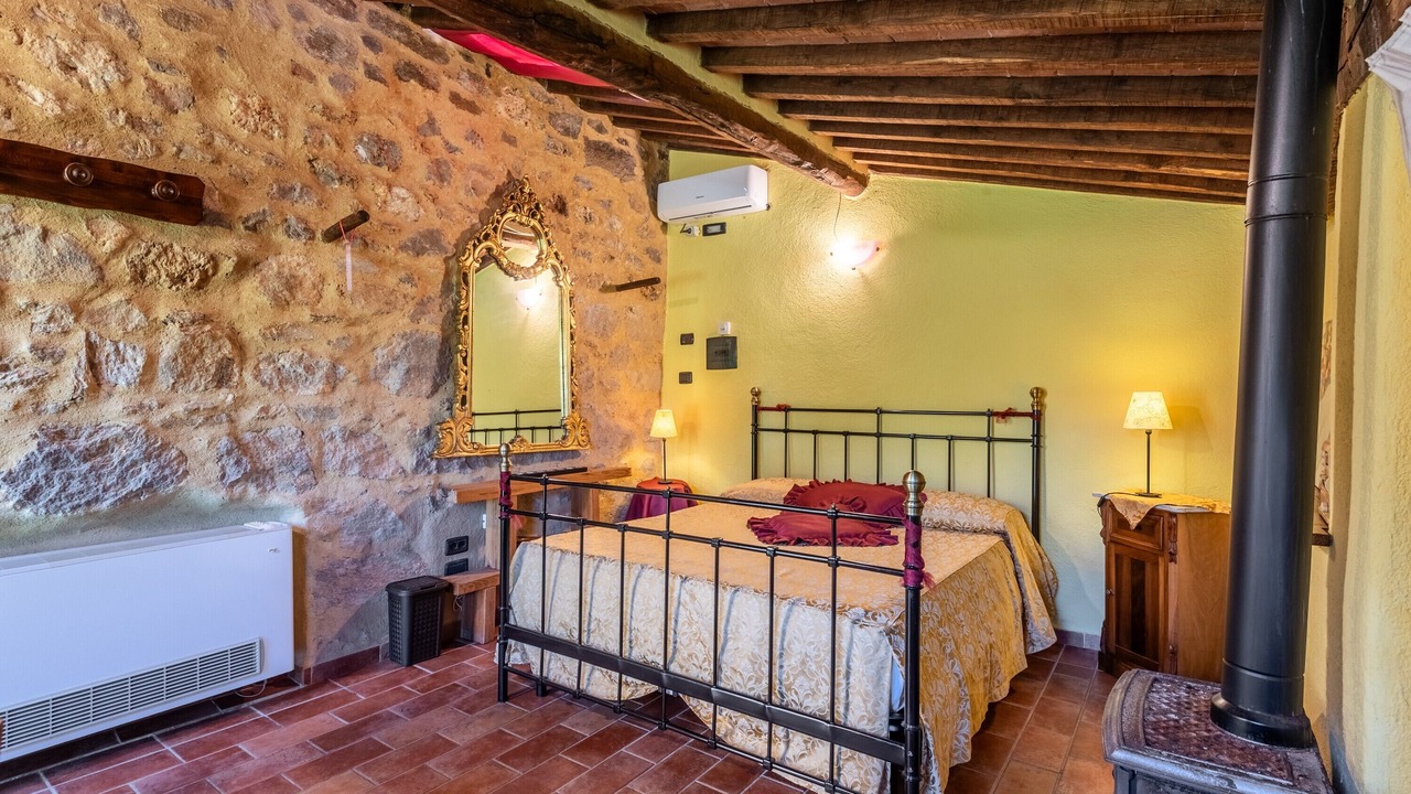 Photo of Bedroom in Monticiano