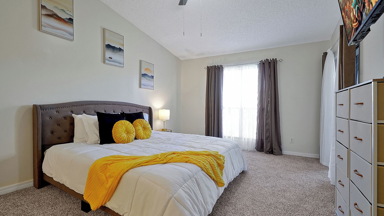 Photo of Bedroom in Oak Ridge