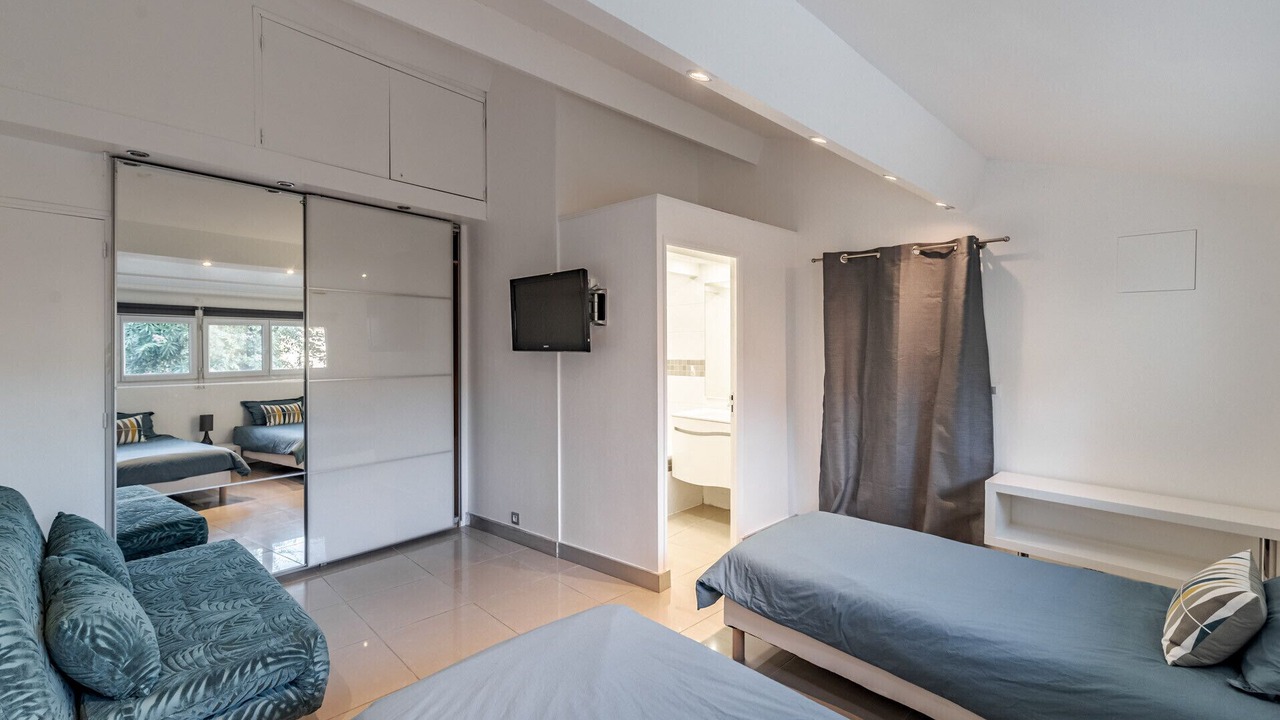 Photo of Bedroom in Riou - Petit Juas - Av de Grasse