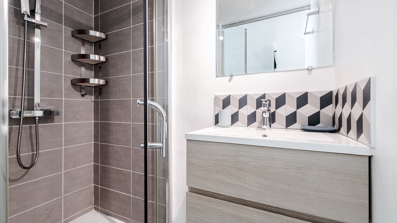 Photo of Bathroom in Riou - Petit Juas - Av de Grasse