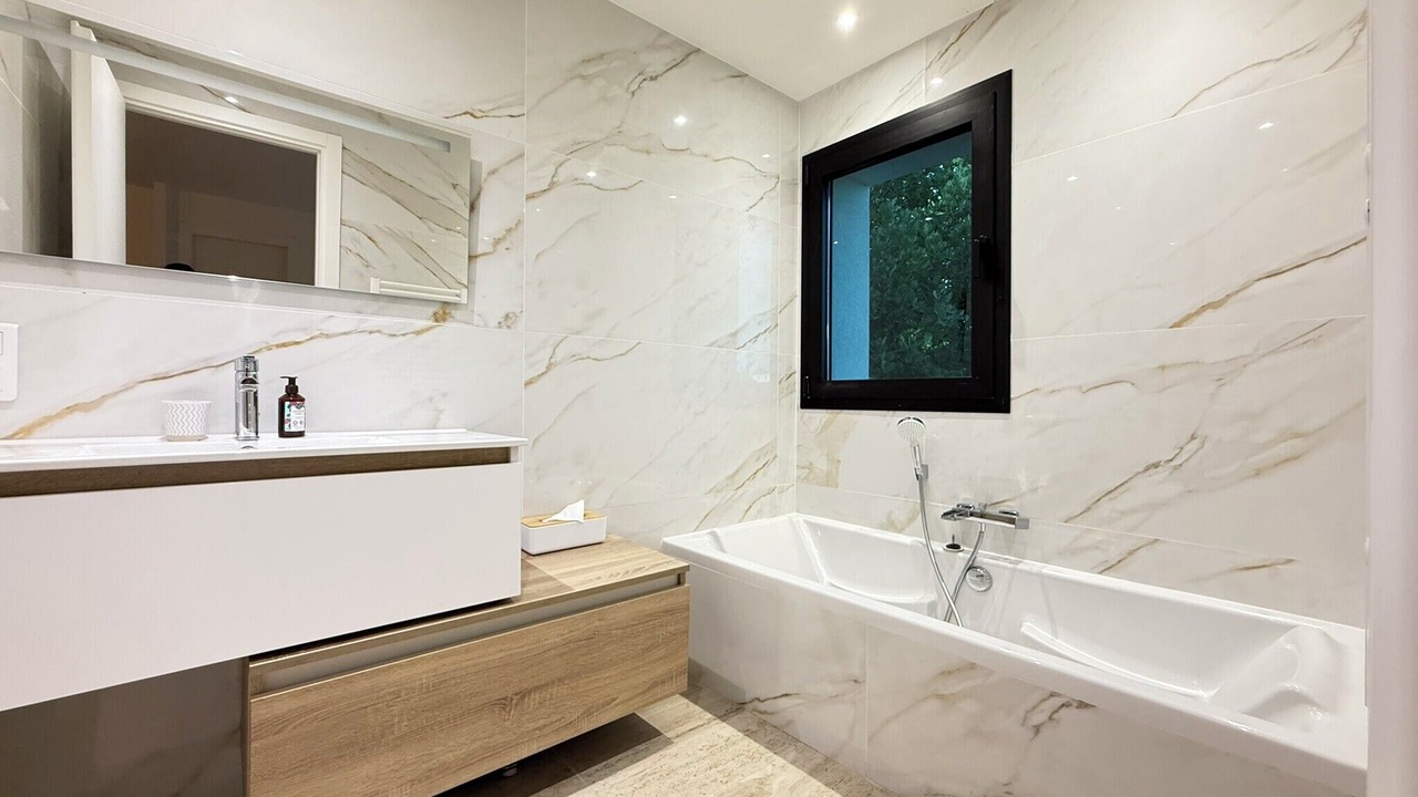 Photo of Bathroom in Biot