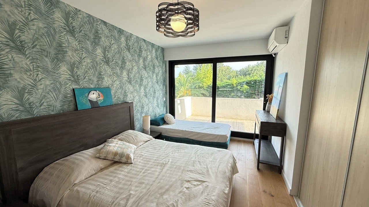 Photo of Bedroom in Biot
