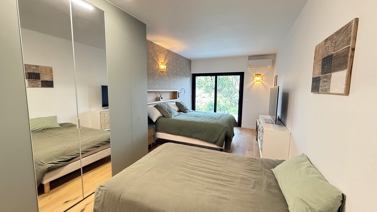 Photo of Bedroom in Biot