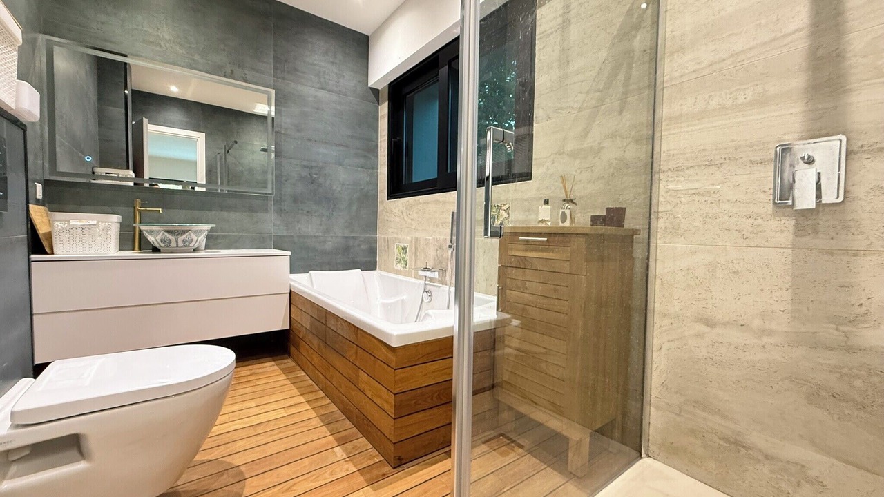 Photo of Bathroom in Biot