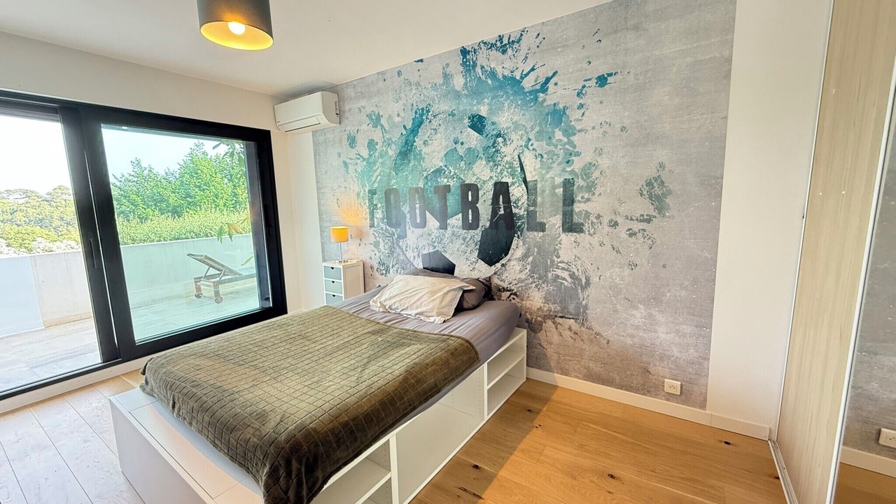 Photo of Bedroom in Biot