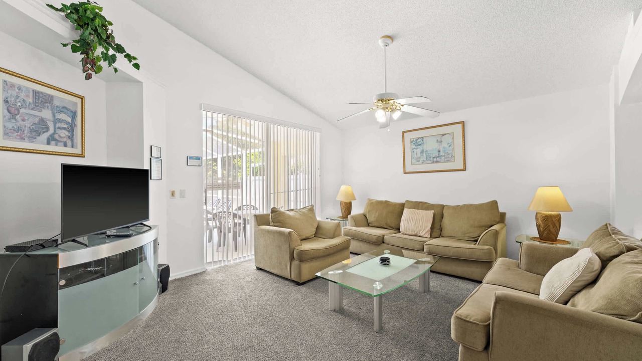 Photo of Livingroom in Eagle Pointe South