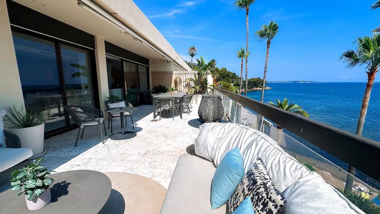 Photo of Outdoor in California - Pezou