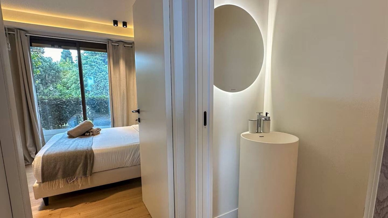 Photo of Bedroom in California - Pezou