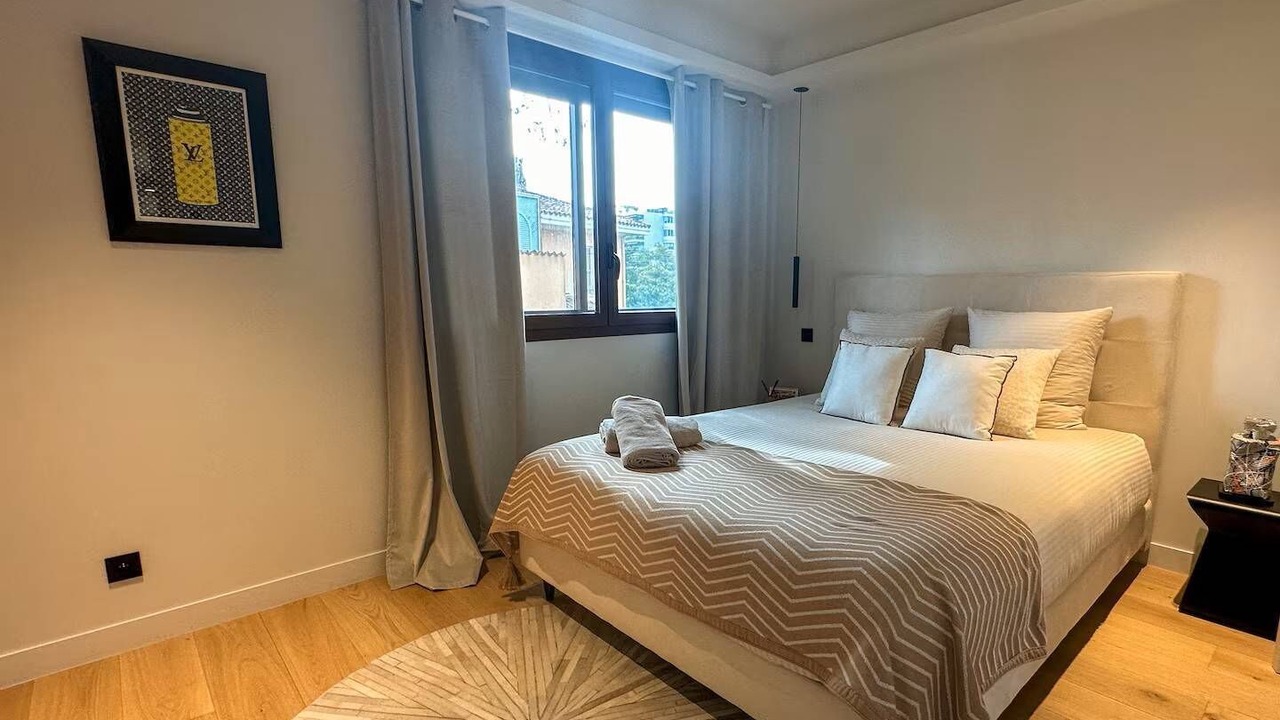 Photo of Bedroom in California - Pezou