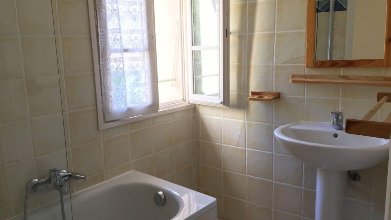 Photo of Bathroom in Castagniers