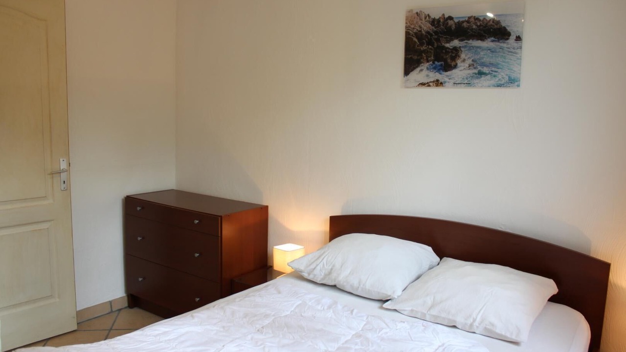 Photo of Bedroom in Contes