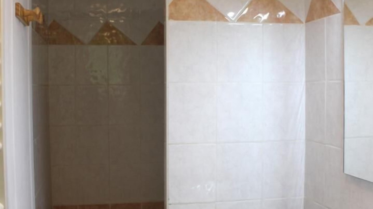Photo of Bathroom in Contes