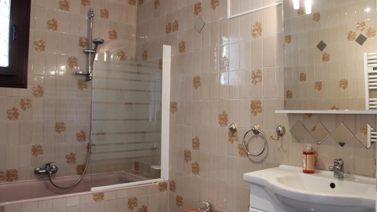 Photo of Bathroom in Blausasc