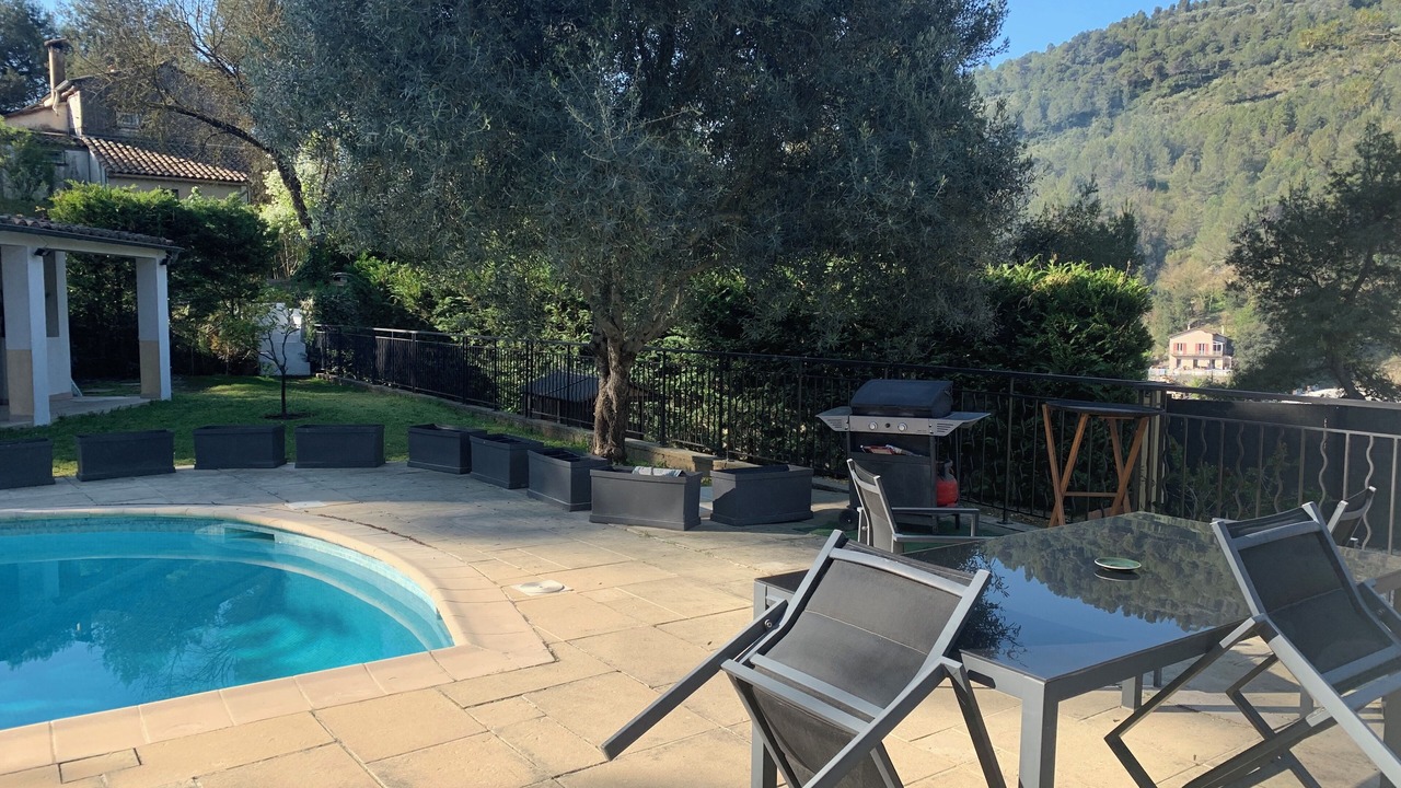 Photo of Patio Balcony in Contes
