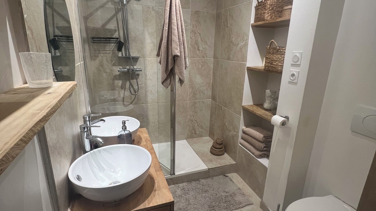 Photo of Bathroom in Saint Pierre de Feric