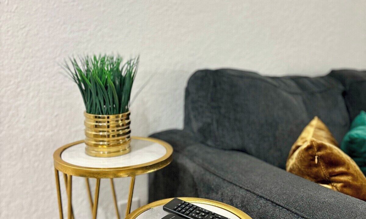 Photo of Livingroom in Oak Ridge