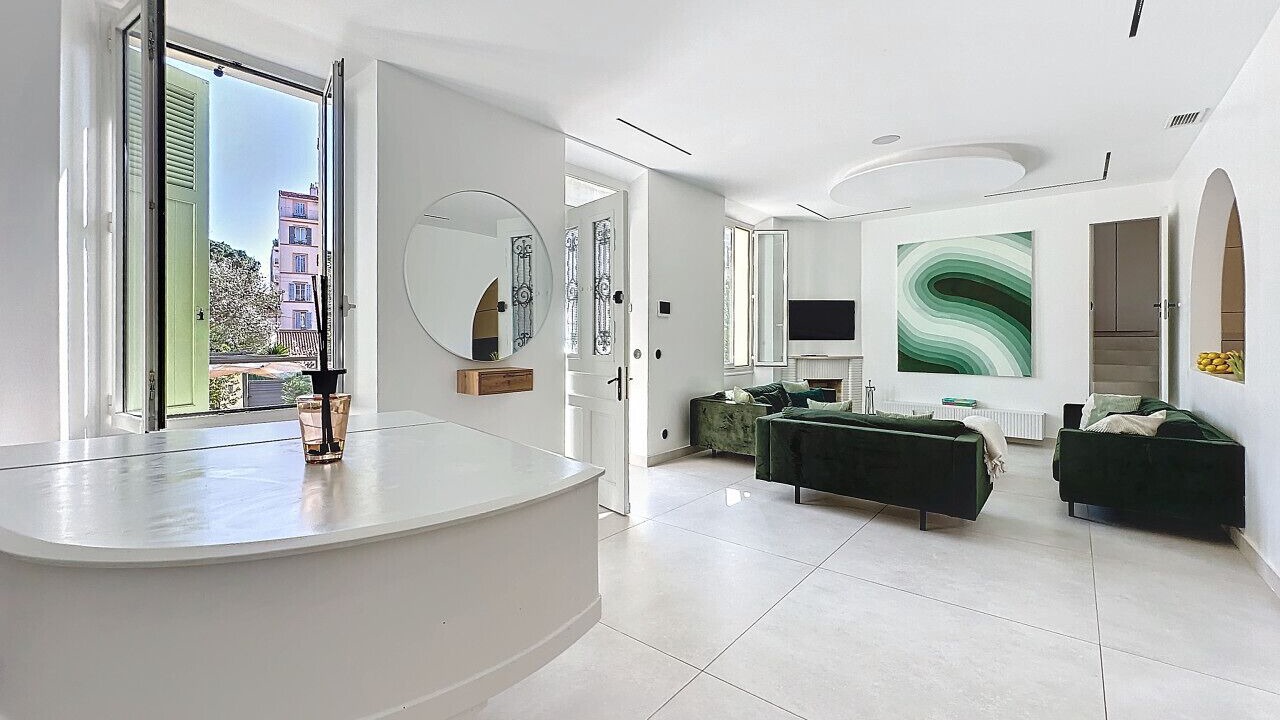 Photo of Livingroom in Prado - Republique