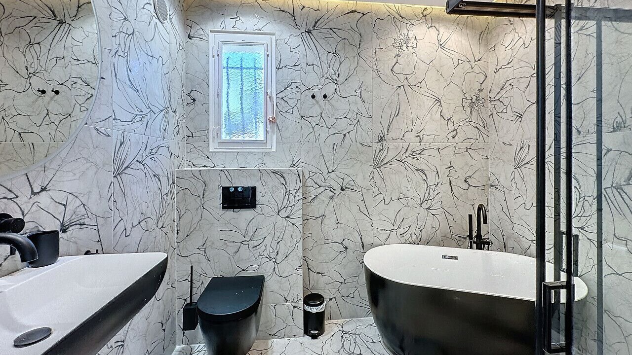 Photo of Bathroom in Prado - Republique
