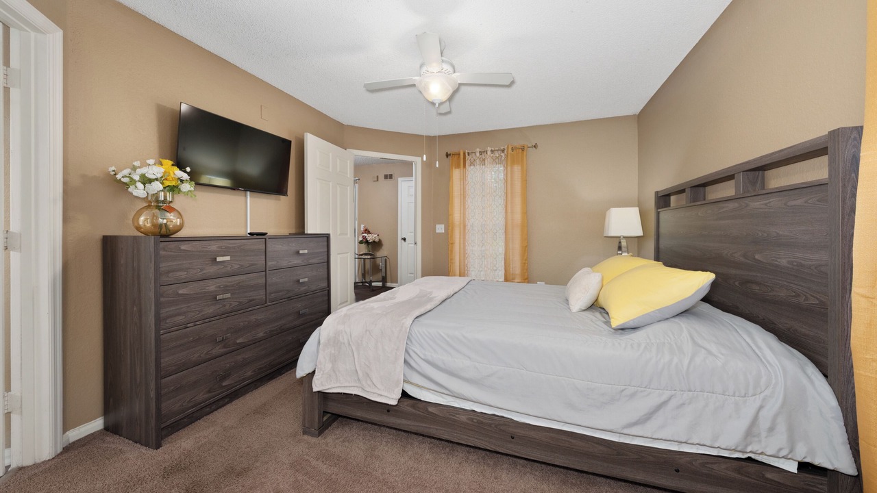 Photo of Bedroom in Park Central