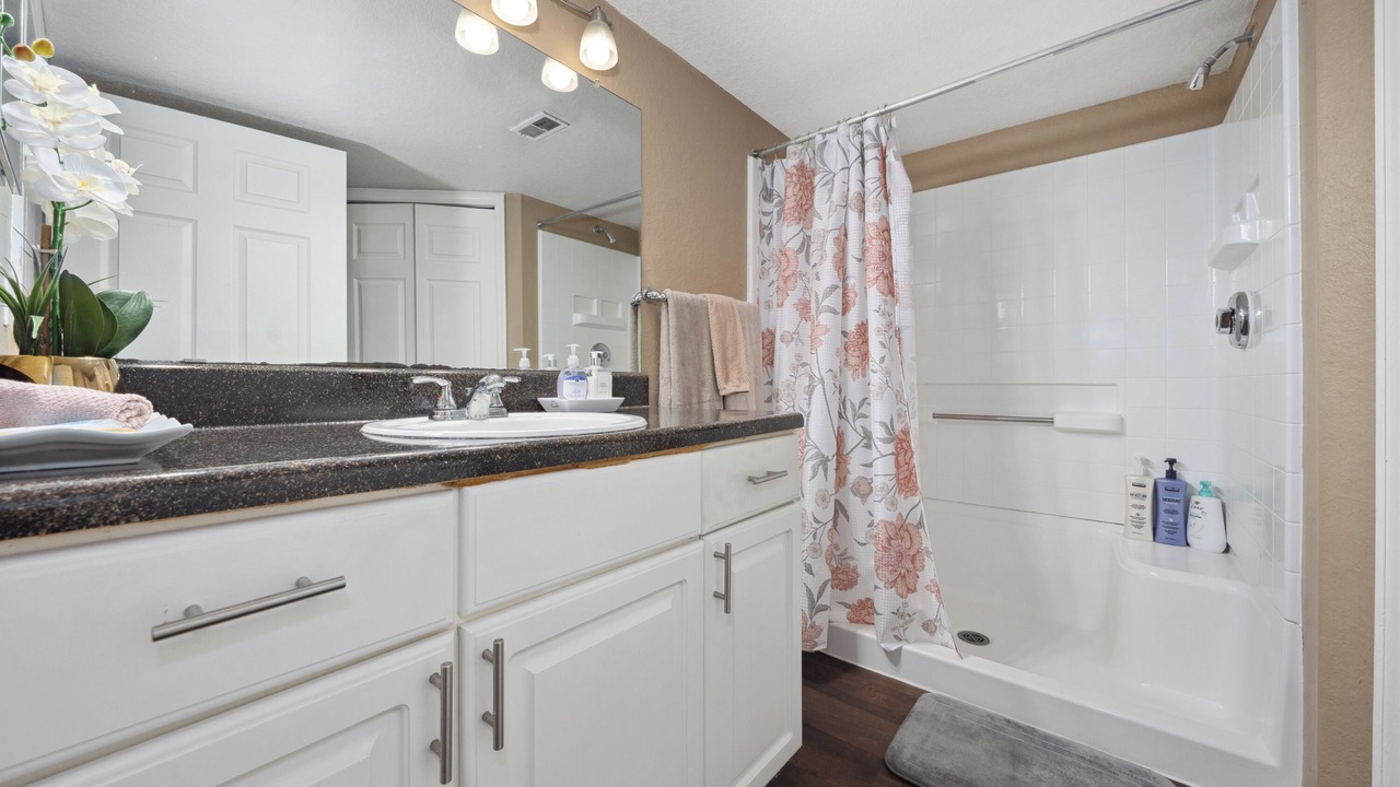 Photo of Bathroom in Park Central