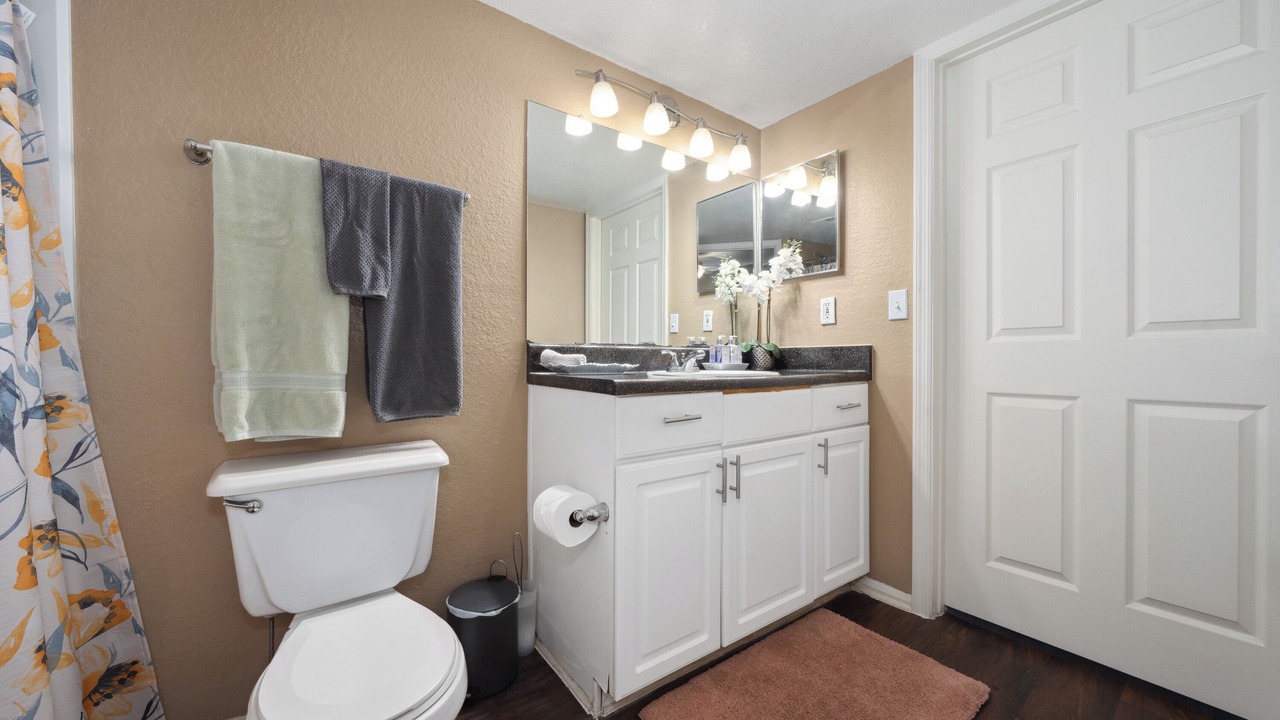 Photo of Bathroom in Park Central