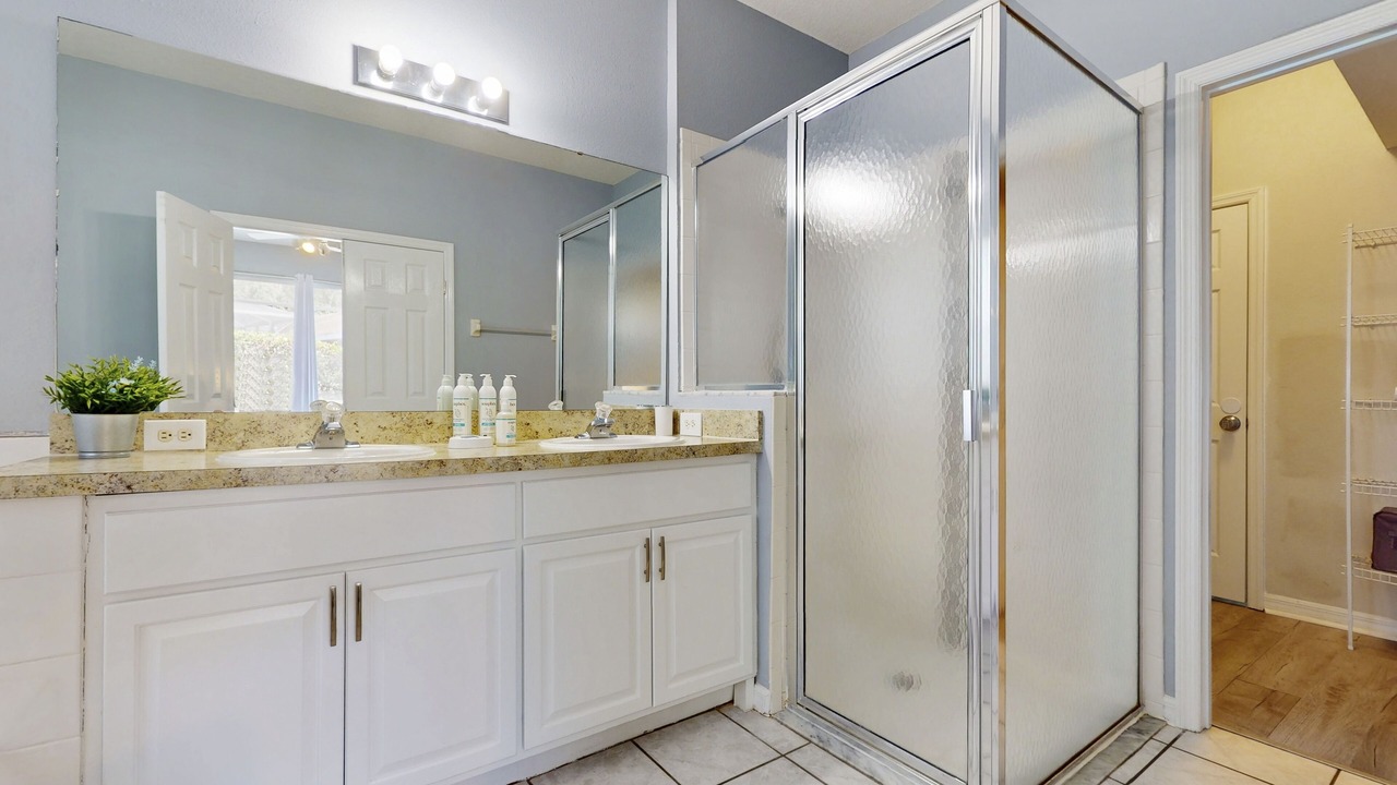 Photo of Bathroom in Sunset Lakes