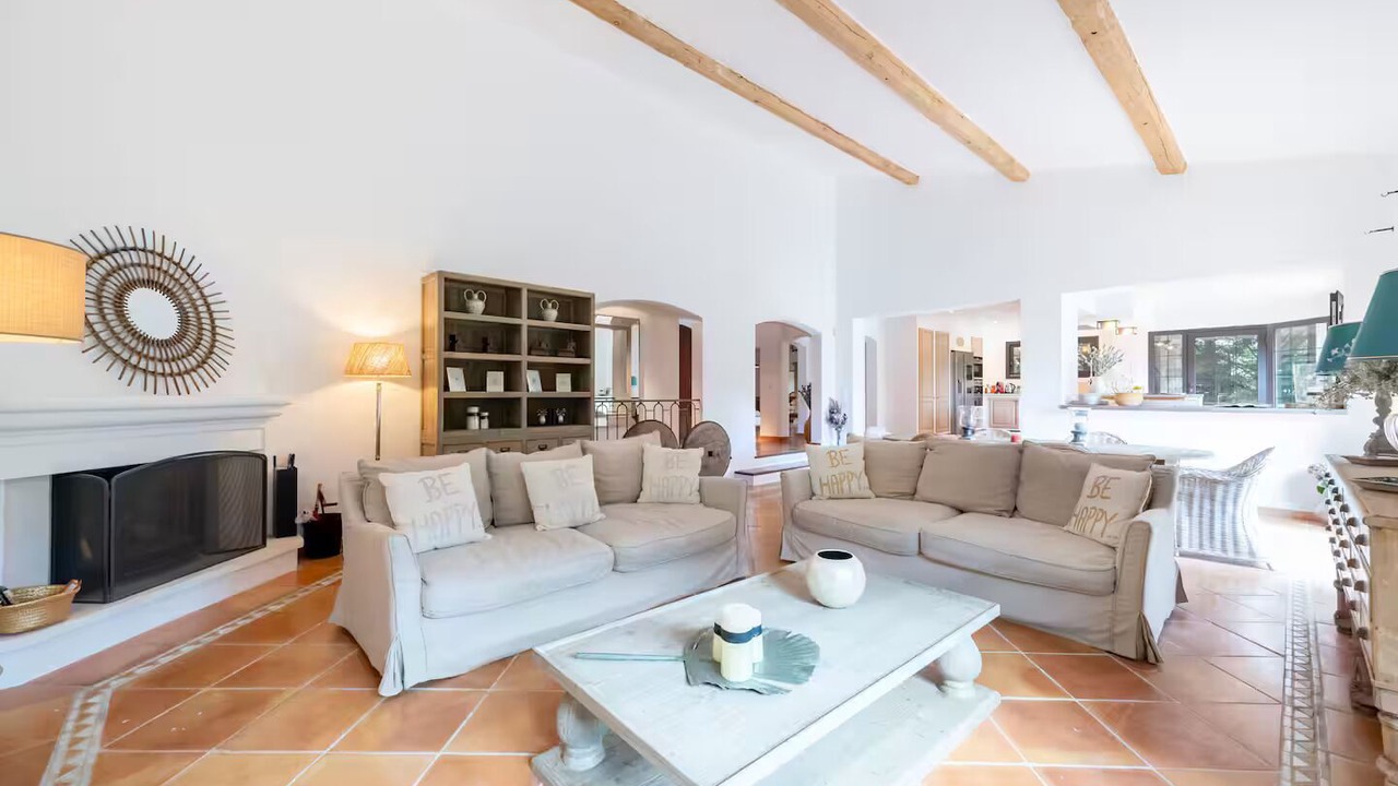 Photo of Livingroom in Saint-Paul-en-Foret