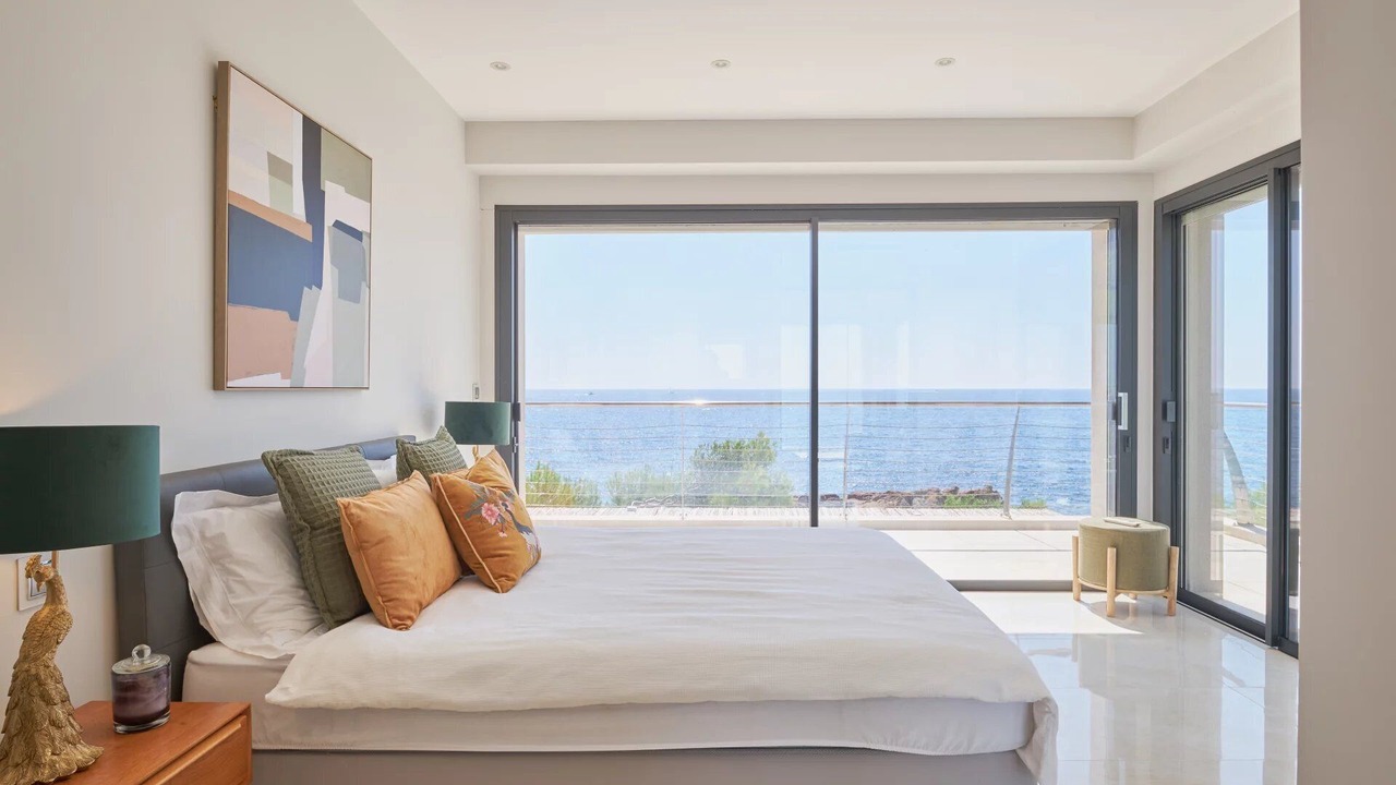 Photo of Bedroom in Saint-Raphael