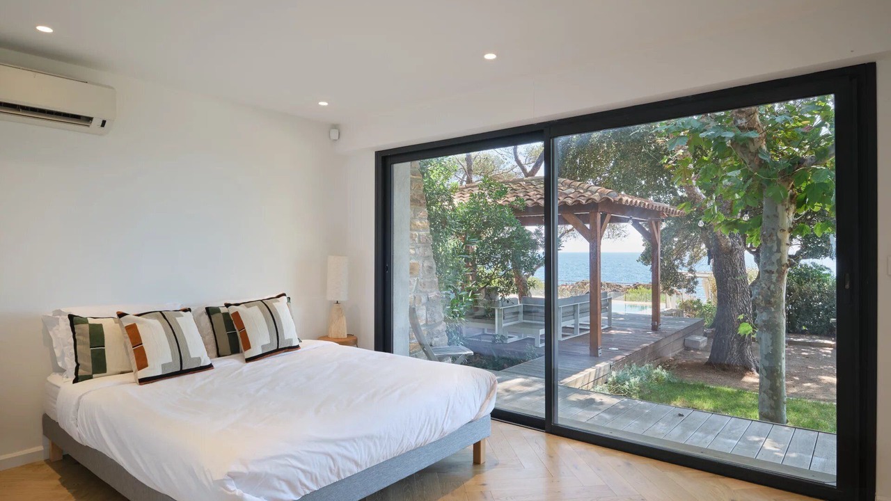 Photo of Bedroom in Saint-Raphael