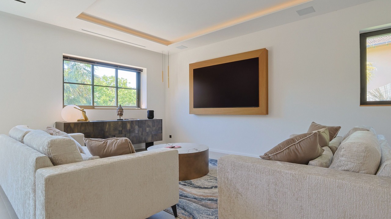 Photo of Livingroom in California - Pezou
