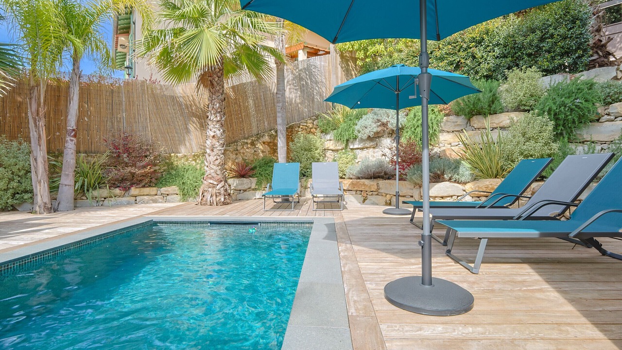 Photo of Outdoor in California - Pezou