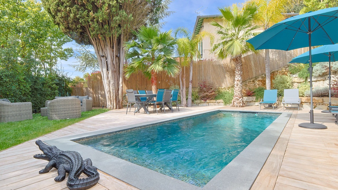 Photo of Outdoor in California - Pezou