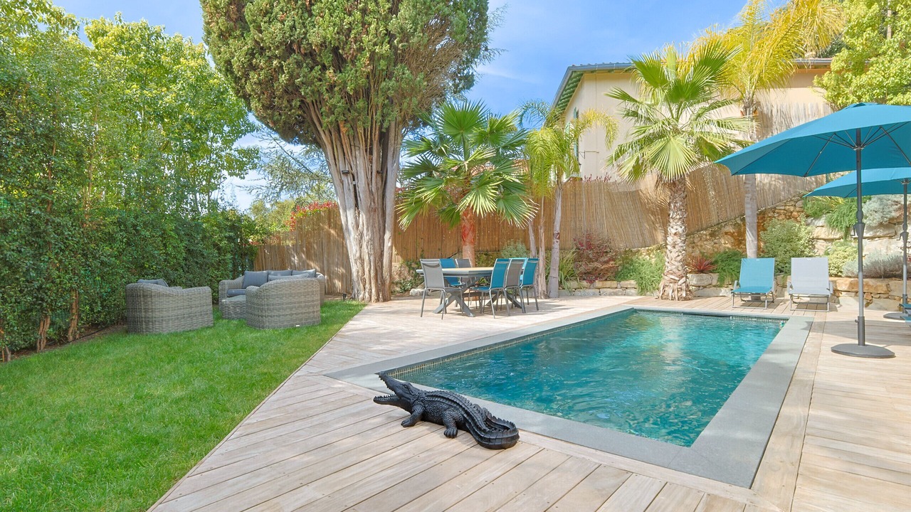 Photo of Outdoor in California - Pezou