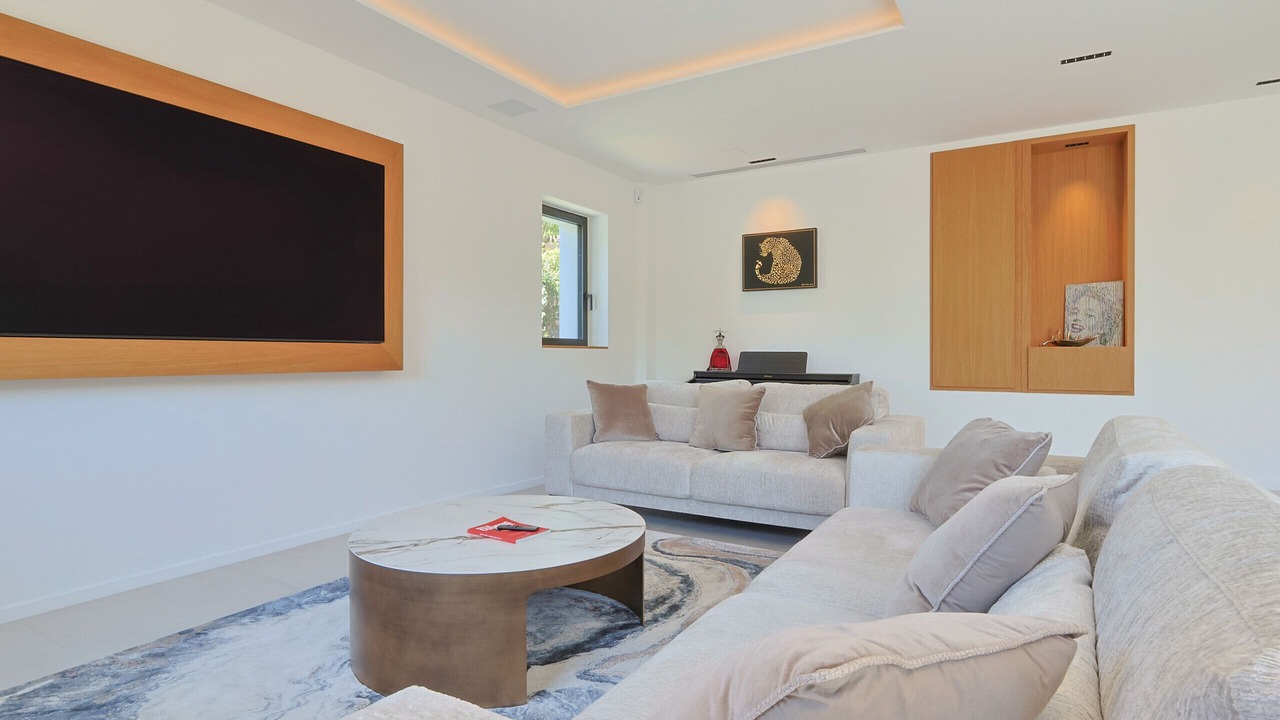 Photo of Livingroom in California - Pezou