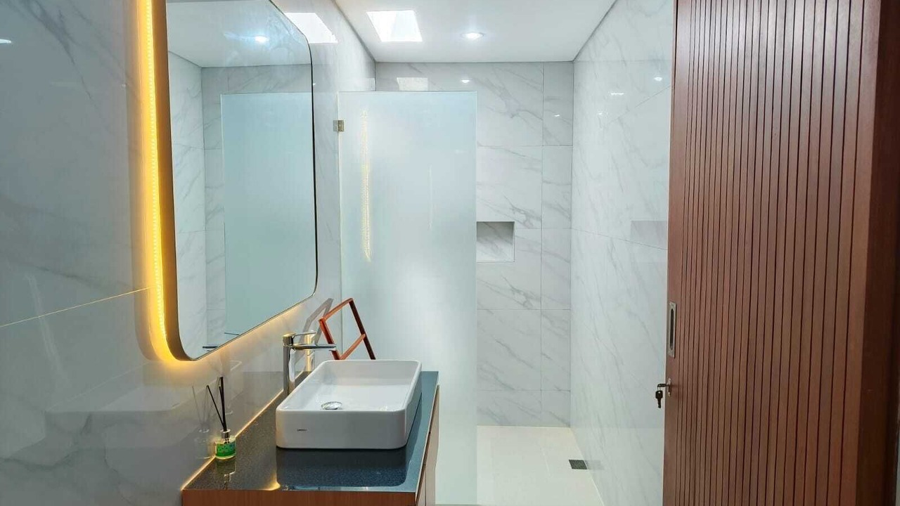 Photo of Bathroom in Padangsambian Klod