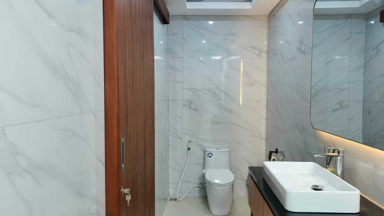 Photo of Bathroom in Padangsambian Klod
