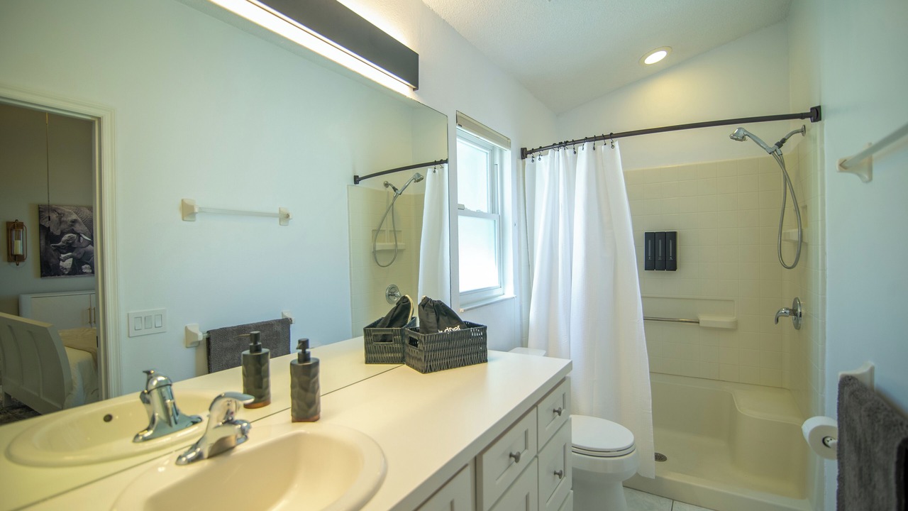 Photo of Bathroom in Lakeside Estates