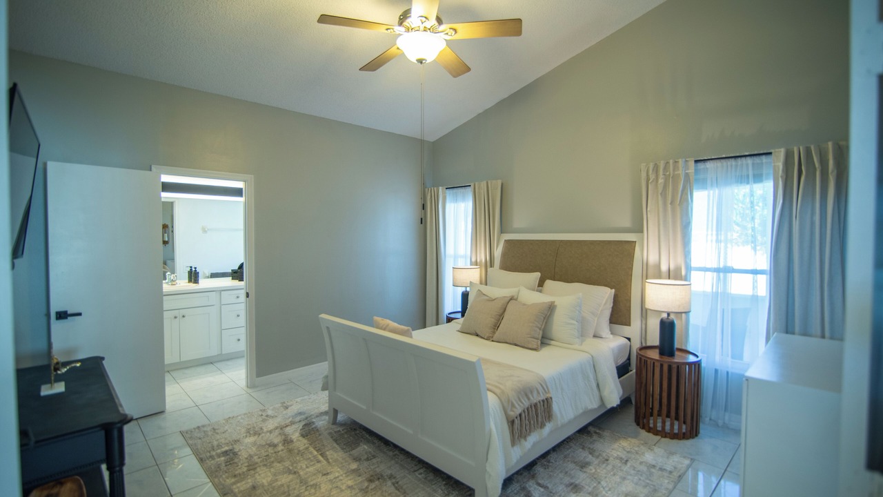 Photo of Bedroom in Lakeside Estates