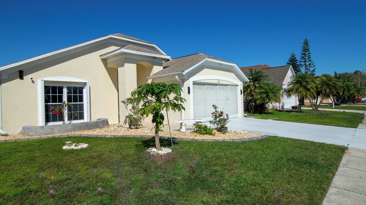 Photo of Outdoor in Lakeside Estates
