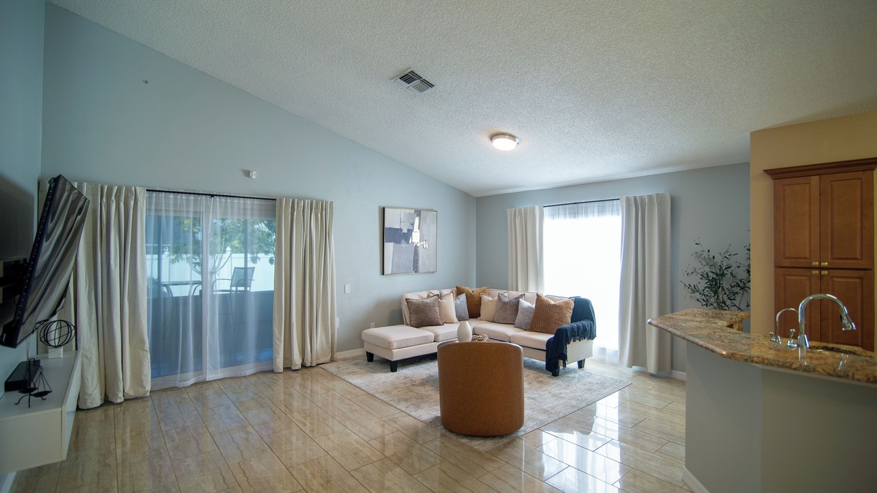 Photo of Livingroom in Lakeside Estates