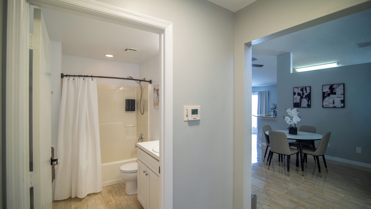 Photo of Bathroom in Lakeside Estates