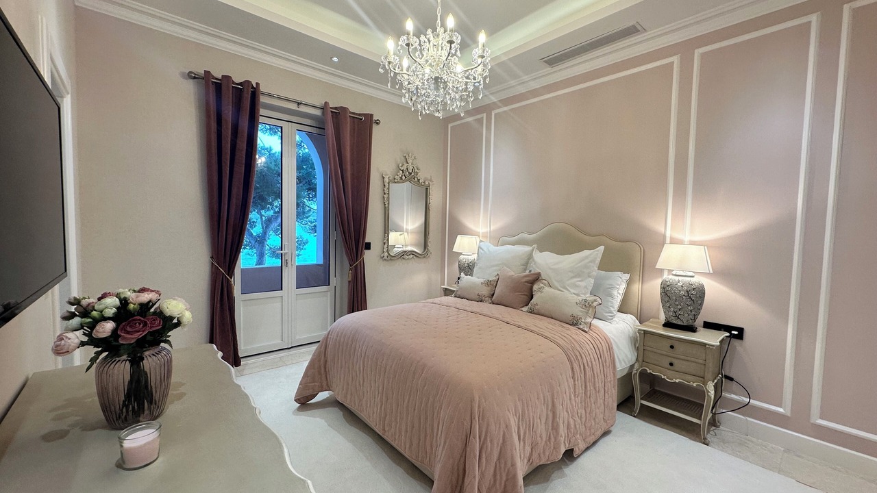 Photo of Bedroom in Juan-les-Pins