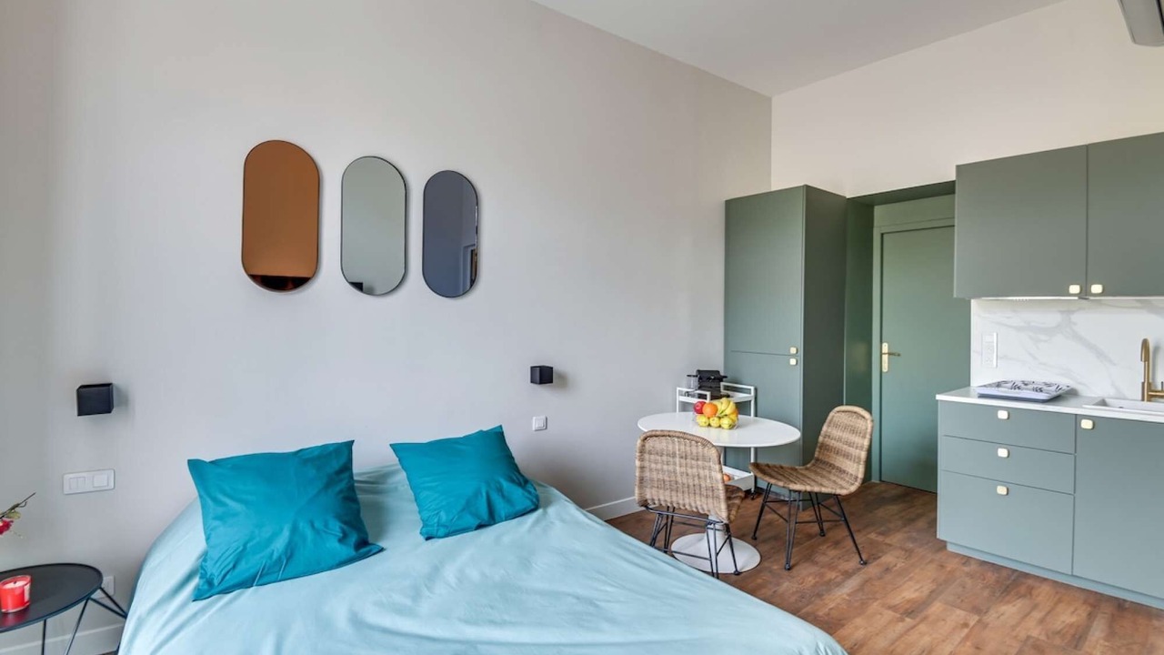 Photo of Bedroom in Cannes City Centre