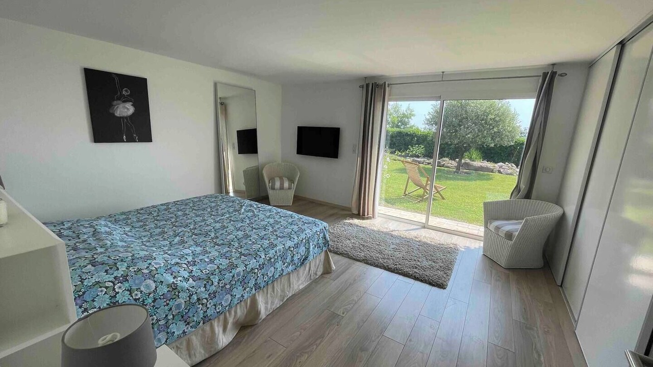 Photo of Bedroom in Biot