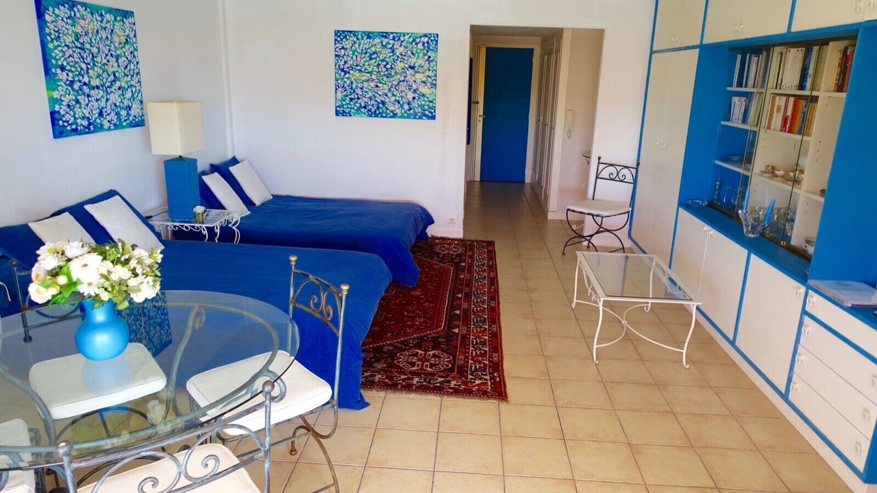 Photo of Bedroom in Mandelieu-la-Napoule Beach