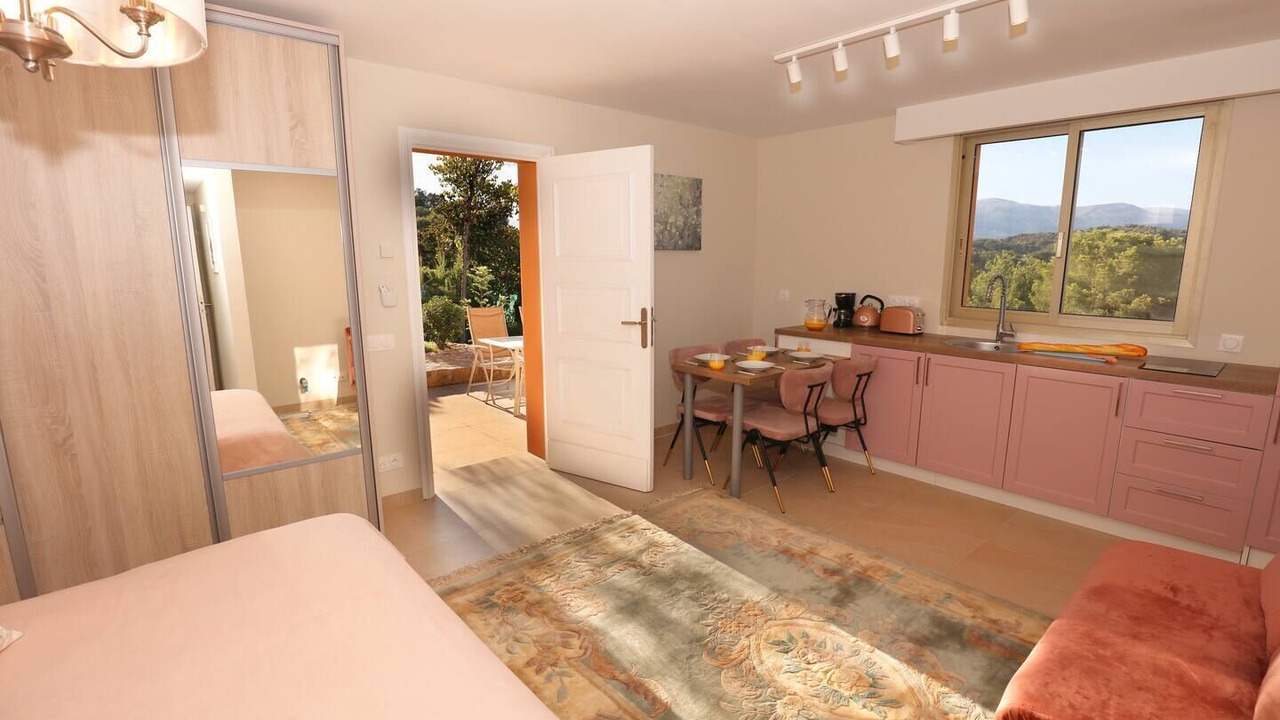 Photo of Bedroom in Biot