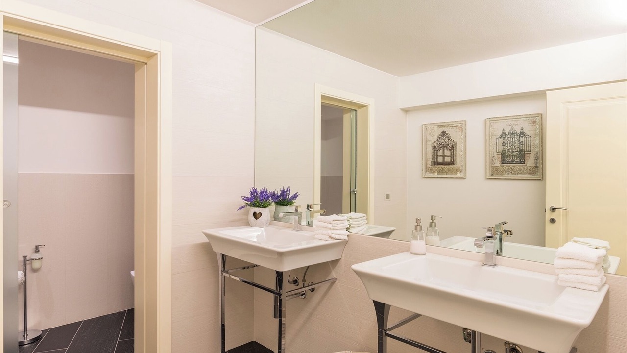 Photo of Bathroom in Margine Coperta-Traversagna